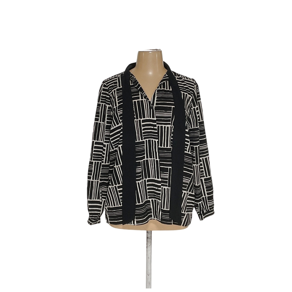 Eloquii Black and White Geometric Top